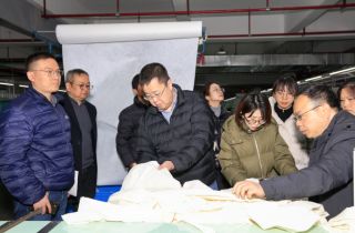 優(yōu)衣庫(kù)客戶代表來(lái)訪湖南華繡