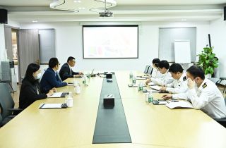 甬江海關(guān)趙關(guān)長一行蒞臨國貿(mào)走訪調(diào)研